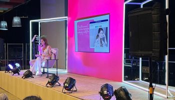 ESCENARIO CHARLAS-min