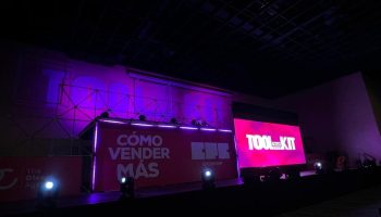 ESCENARIO CREATIVO-min